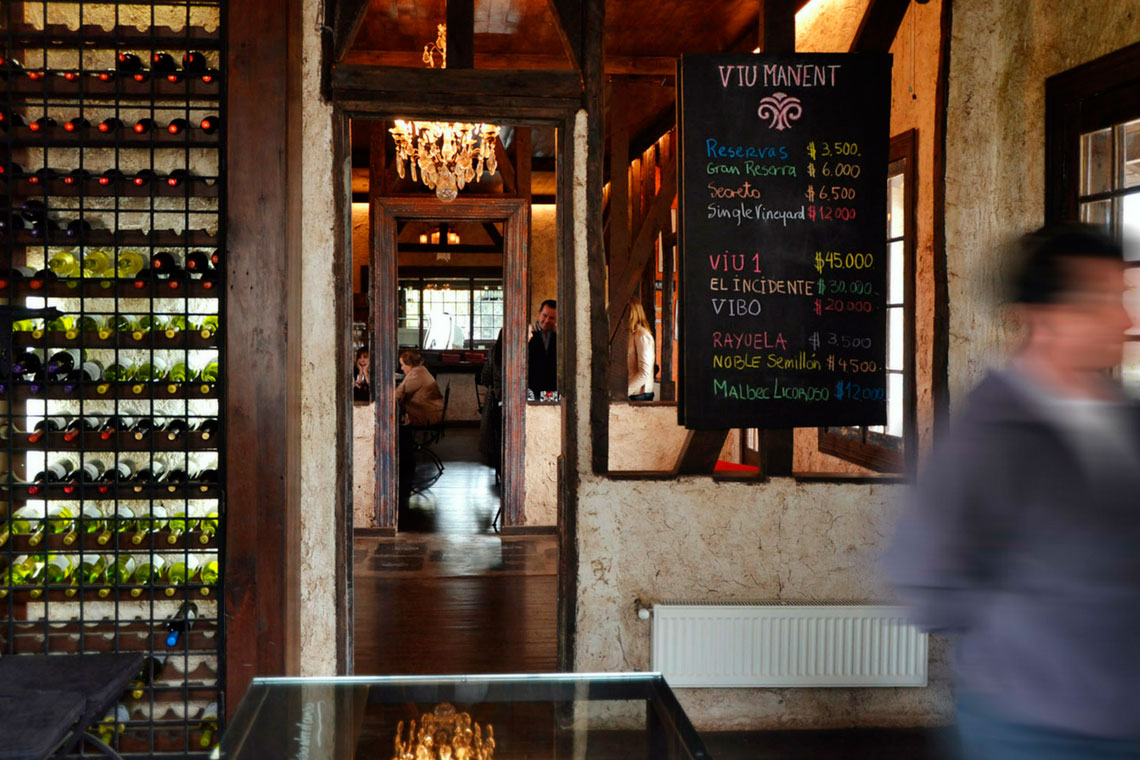 Interior de la bodega de Viu Manent